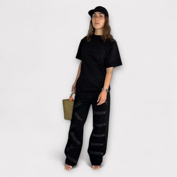 ZIPPERS STYLE JEANS